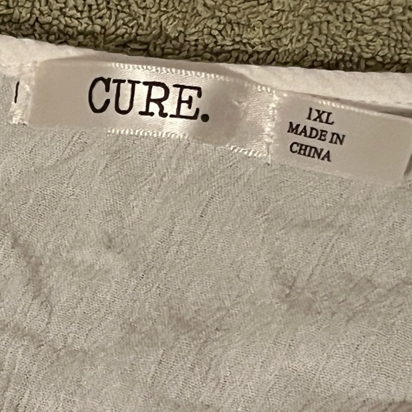 Cure Women's White Blouse Sz XL Sheer & Sexy V-Neck Hi/Low & 3/4 Puffed Sleeve - Picture 3 of 5